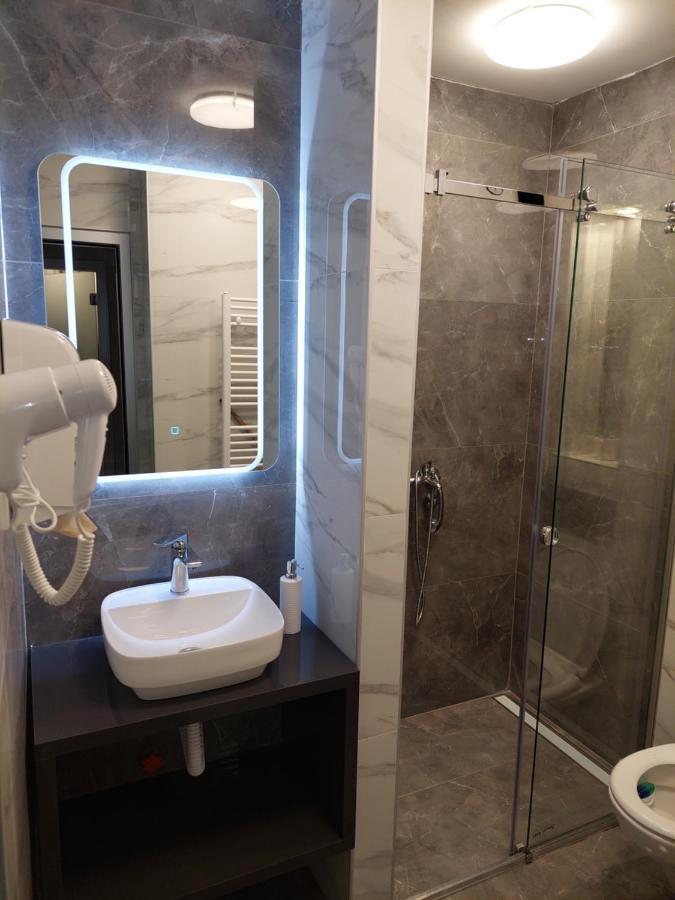 Spa Apartman Grand นิส ภายนอก รูปภาพ